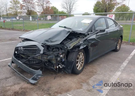 2015 Ford Fusion S z USA, uszkodzony, nr VIN 3FA6P0G7XFR158594